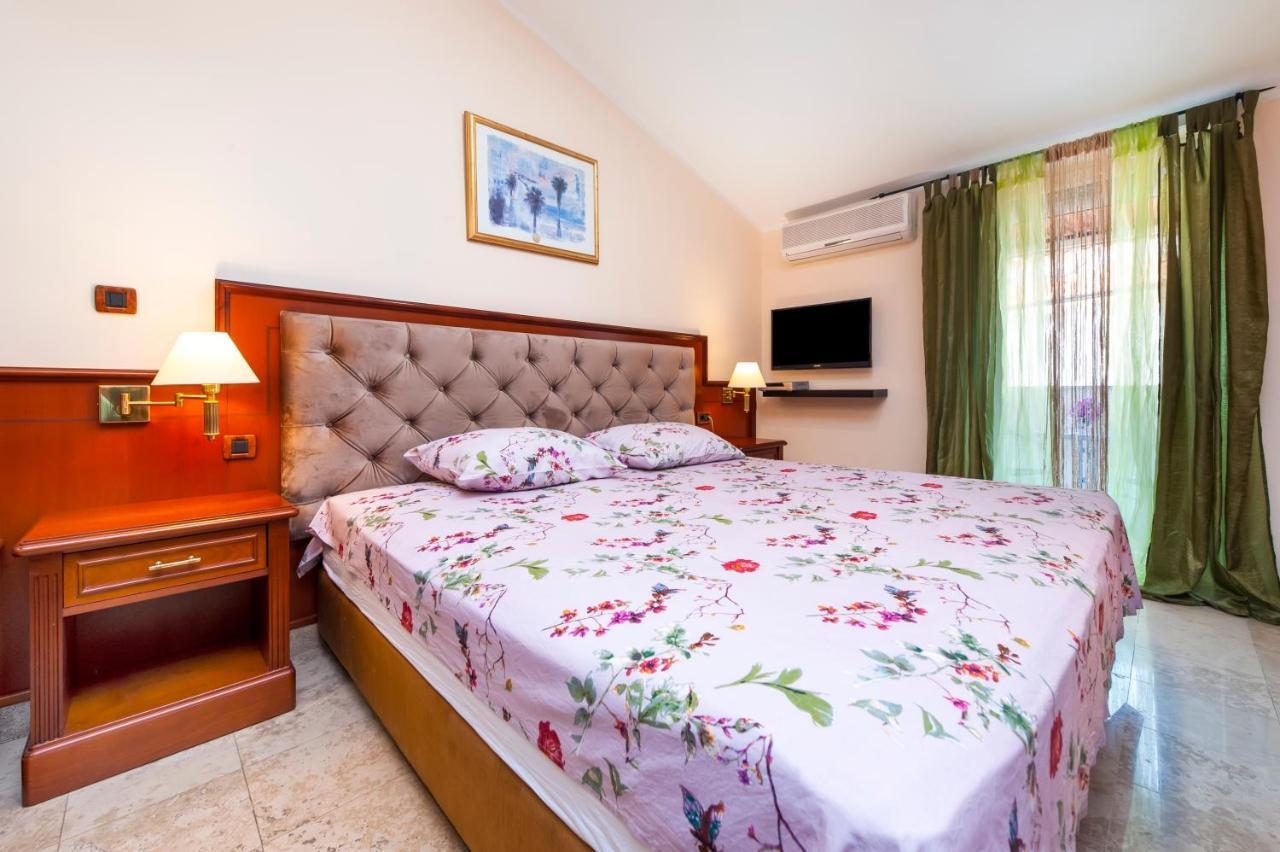Luna Tsuki Five Hotel Rovinj Exterior foto