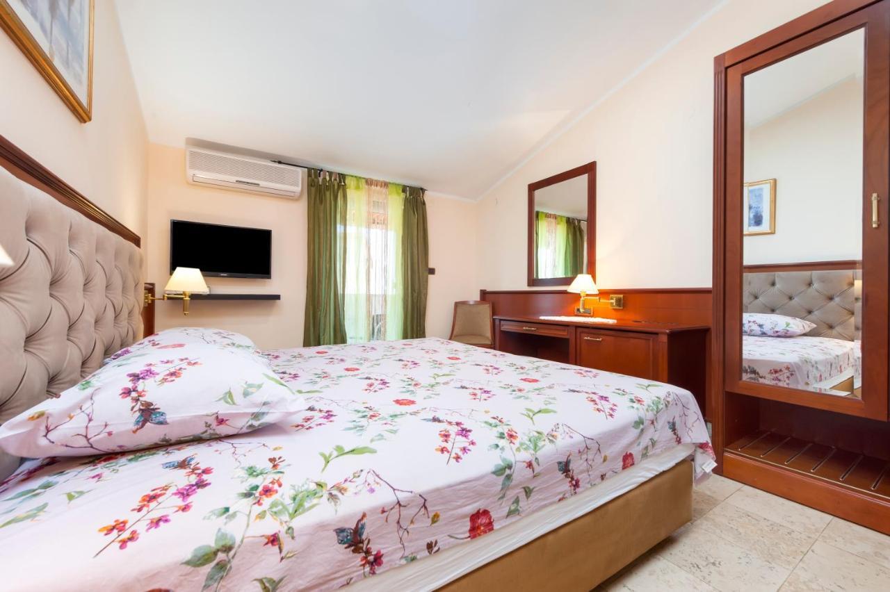 Luna Tsuki Five Hotel Rovinj Exterior foto